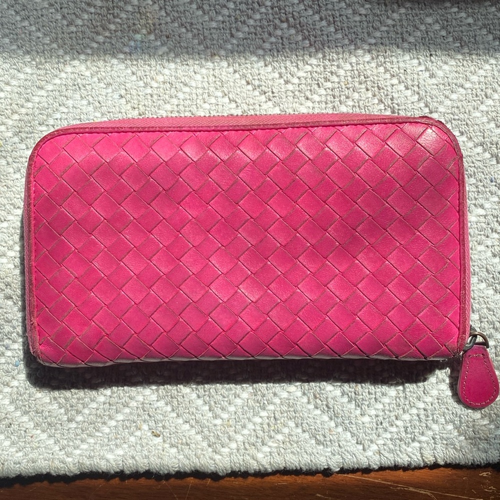 Bottega Veneta  zip around wallet - pink
